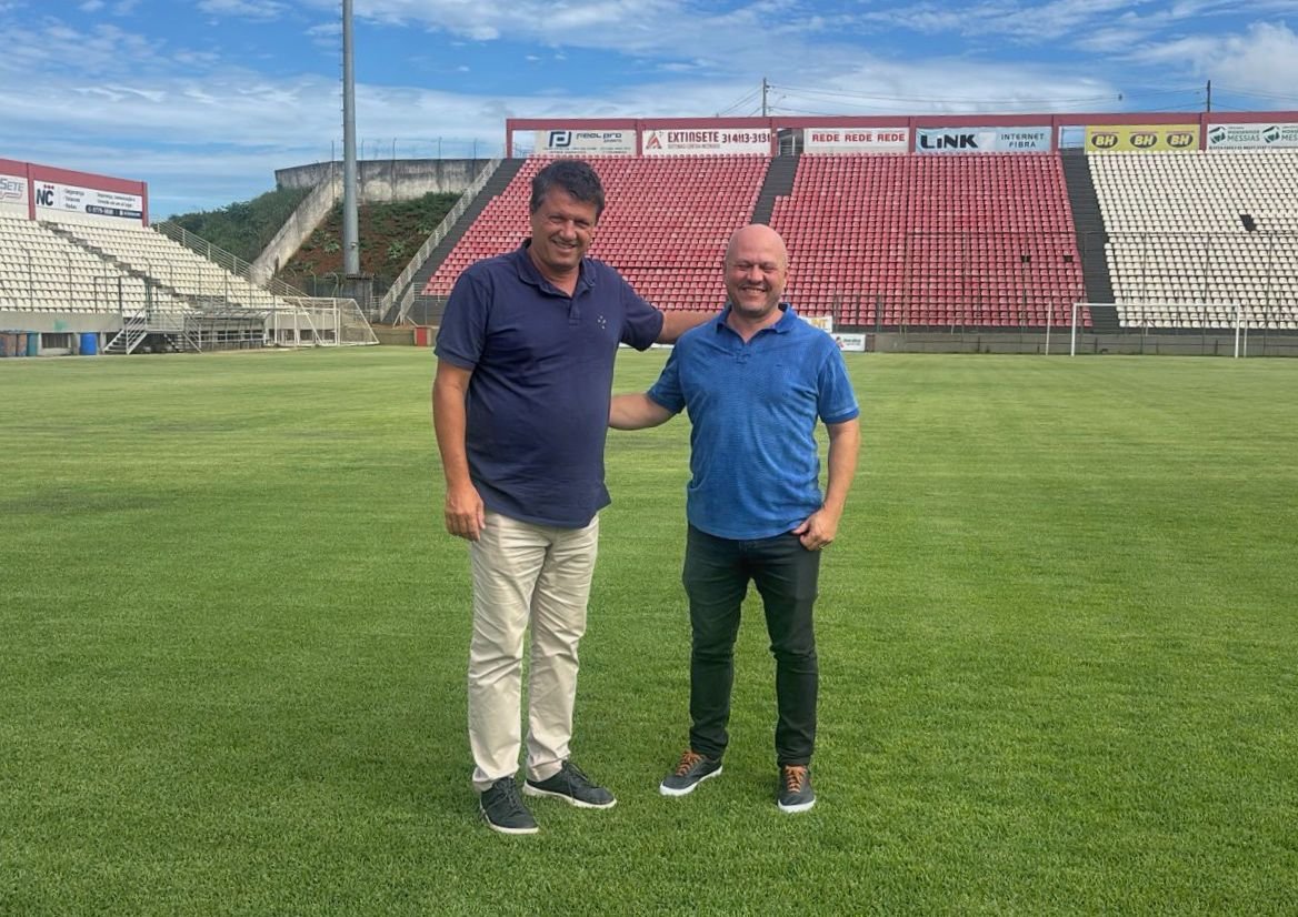 Renato Paiva recebe Adilson Batista em visita técnica à Arena do Jacaré para avaliação de gramado e vestiários